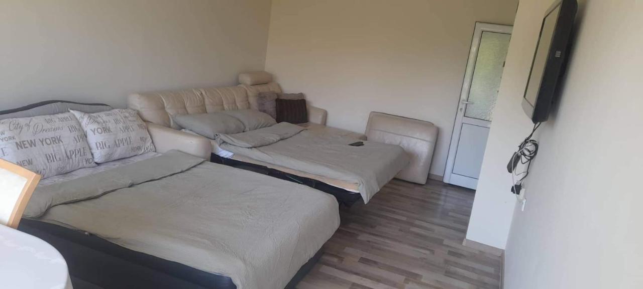 Pliska Apartment Монтана Экстерьер фото